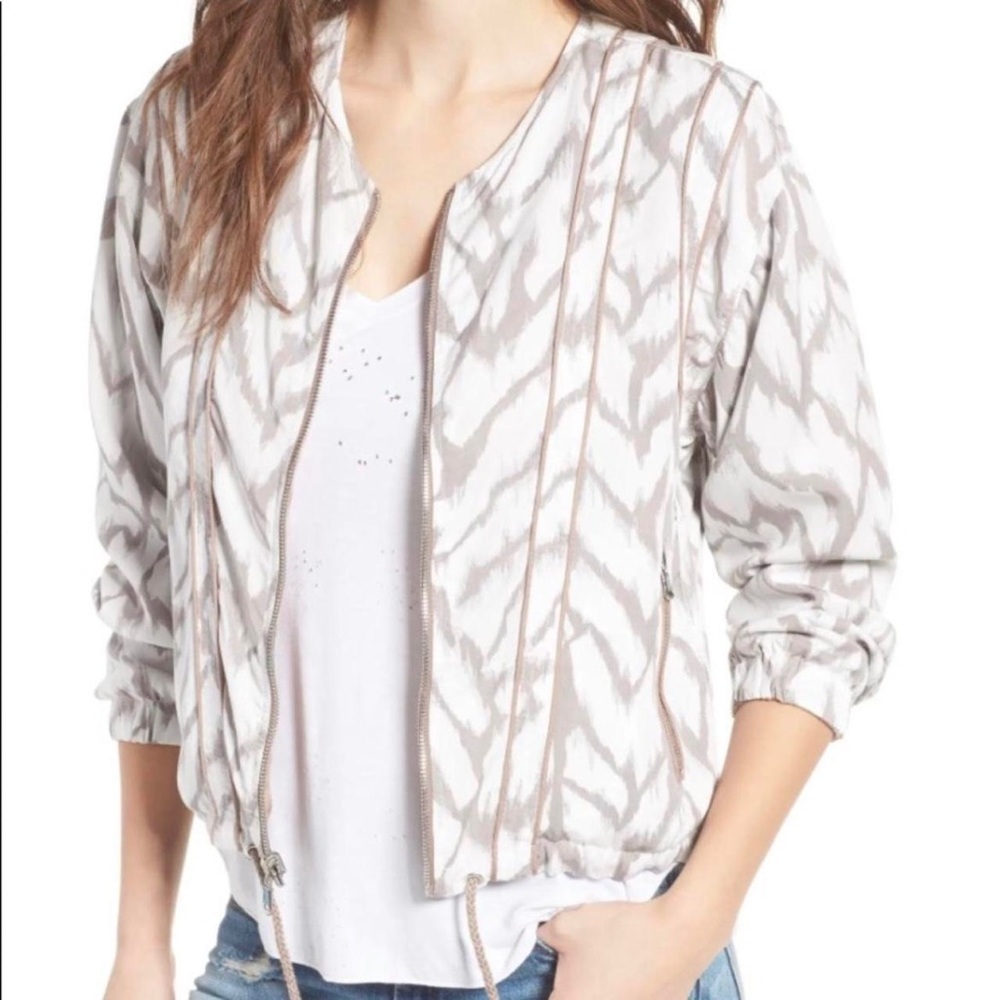 BLANKNYC Women's Tan reversible Jacket SIZE SMALL